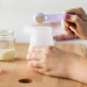 新生儿姿势揭示健康状况之谜